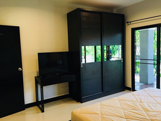 6A40372 ให้เช่าบ้านเดี่ยวชั้นเดียวในโครงการ พื้นที่ 240 ตรม. พร้อมเฟอร์ครบ