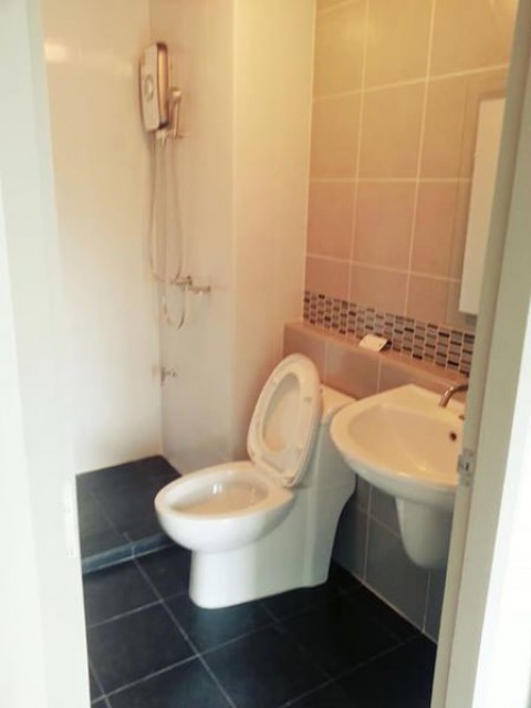 6A111796 ให้เช่าคอนโดย่านเศรษฐกิจ วิวภูเขา พื้นที่ 30 ตรม. เฟอร์นิเจอร์ครบครัน