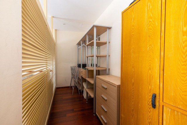 6A60165 ให้เช่าคอนโด 2 ชั้น ย่านเศรษฐกิจ วิวตึก ทะเล พื้นที่ 110 ตรม.