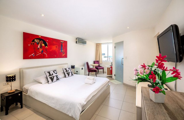 6A60165 ให้เช่าคอนโด 2 ชั้น ย่านเศรษฐกิจ วิวตึก ทะเล พื้นที่ 110 ตรม.