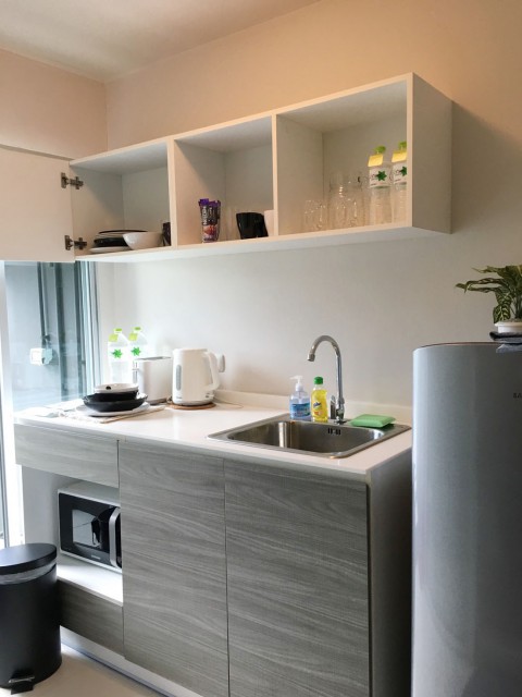 6A111799 ให้เช่าคอนโดย่านเศรษฐกิจ วิวถนนใหญ่ ทะเลสาบ พื้นที่ 30ตรม.