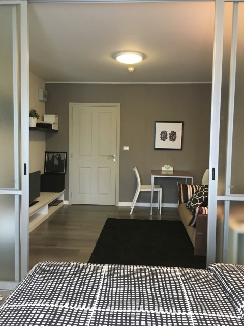 6A111799 ให้เช่าคอนโดย่านเศรษฐกิจ วิวถนนใหญ่ ทะเลสาบ พื้นที่ 30ตรม.