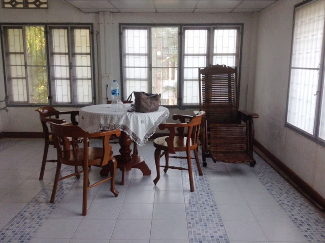 6A90995ให้เช่าบ้านเดี่ยว 2 ชั้น บ้านหลังใหญ่ พื้นที่ 100 ตรว.