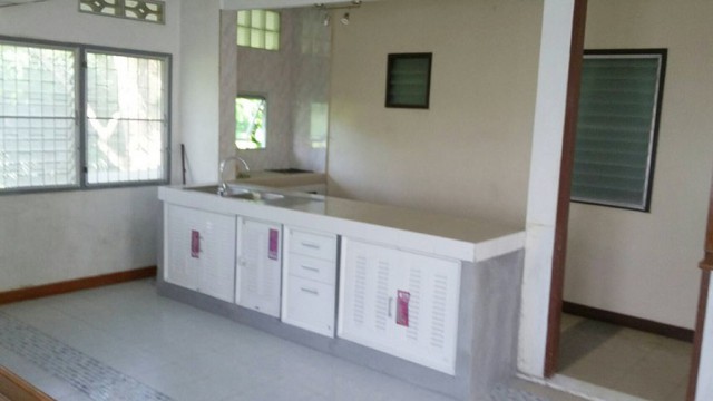 6A90995ให้เช่าบ้านเดี่ยว 2 ชั้น บ้านหลังใหญ่ พื้นที่ 100 ตรว.