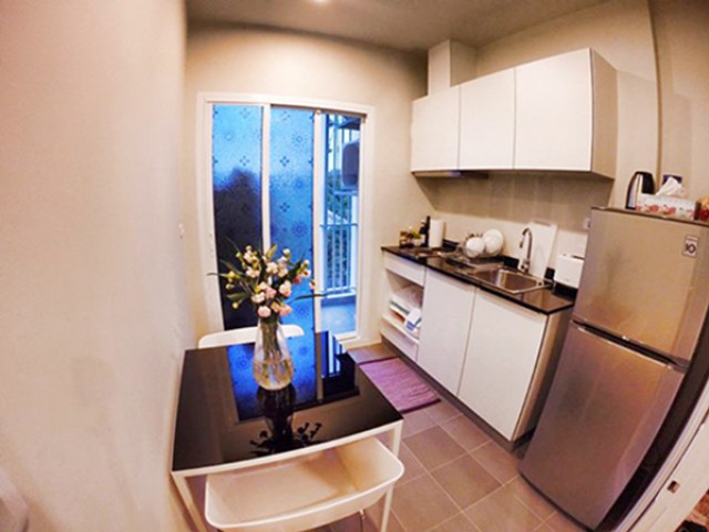 6A111807 ให้เช่าคอนโดย่านเศรษฐกิจ วิวเมือง ภูเขา พื้นที่ 33 ตรม.