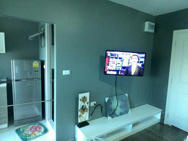 6A111811 ให้เช่าคอนโดย่านเศรษฐกิจ วิวบึงน้ำ ต้นไม้ เมือง พื้นที่ 30 ตรม.