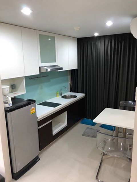 6A111817 ให้เช่าคอนโดย่านเศรษฐกิจ วิวเมือง พื้นที่ 30 ตรม. เฟอร์นิเจอร์ครบครัน