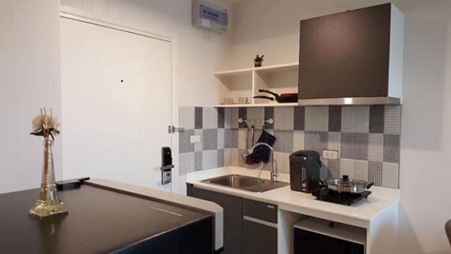 6A111820ให้เช่าคอนโดย่านเศรษฐกิจ วิวเมือง พื้นที่ 28.5 ตรม. เฟอร์นิเจอร์ครบครัน