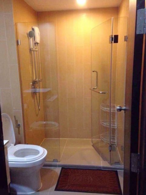 6A101337 ให้เช่าคอนโดย่านเศรษฐกิจ วิวส่วนกลางเห็นสวน สระน้ำ พื้นที่ 30.65 ตรม.