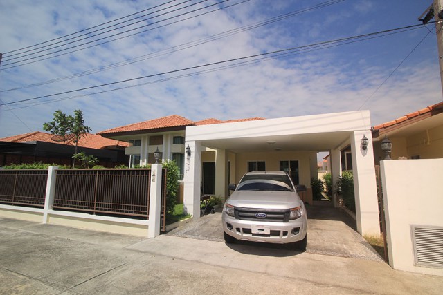 6C90276 ขายบ้านเดี่ยวชั้นเดียวในโครงการ พื้นที่ 72 ตรว. พร้อมเฟอร์ครบ