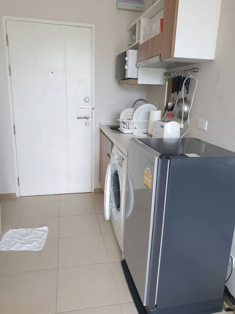 6A40387ให้เช่าคอนโดย่านเศรษฐกิจ วิวถนน ต้นไม้ พื้นที่ 28 ตรม.