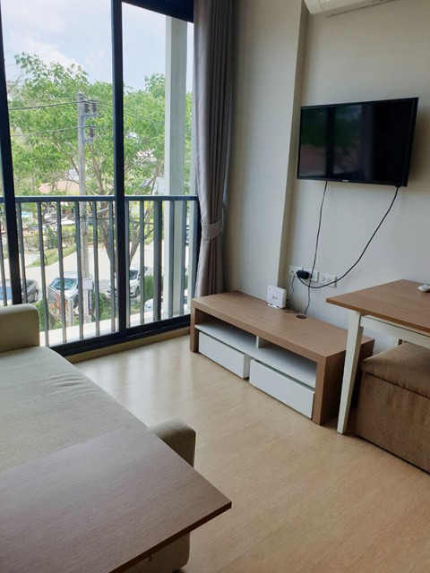 6A40387ให้เช่าคอนโดย่านเศรษฐกิจ วิวถนน ต้นไม้ พื้นที่ 28 ตรม.