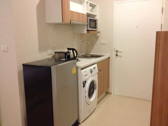 6A40388ให้เช่าคอนโดย่านเศรษฐกิจ วิวฝั่งออกวิลล่ามาเก็ต พื้นที่ 28 ตรม.