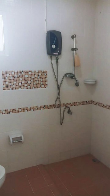 6A101348 ให้เช่าบ้านแฝด 2 ชั้นบ้านหลังใหญ่ พื้นที่ 140 ตรว.