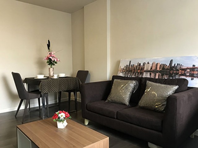 6A101350 ให้เช่าคอนโดย่านเศรษฐกิจ วิวสระ สวน  พื้นที่ 30ตรม. เฟอร์นิเจอร์ครบครัน