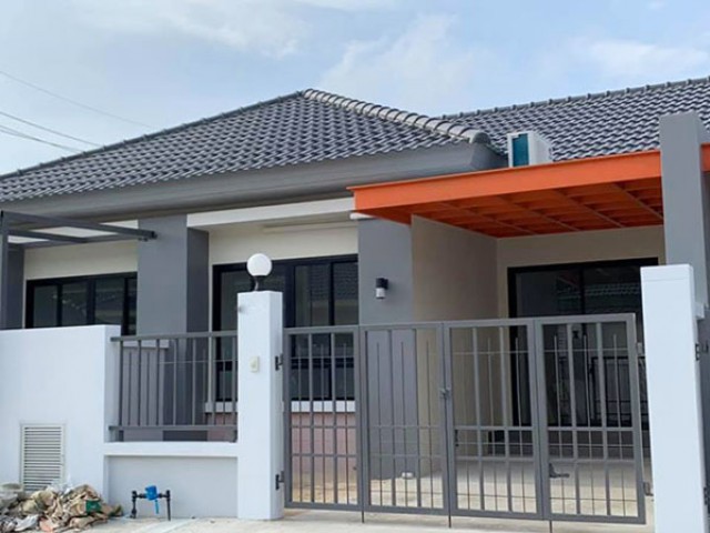 6A20084 ให้เช่าบ้านแฝดชั้นเดียวในโครงการใกล้สนามบิน พื้นที่ 21 ตรว. พร้อมเฟอร์