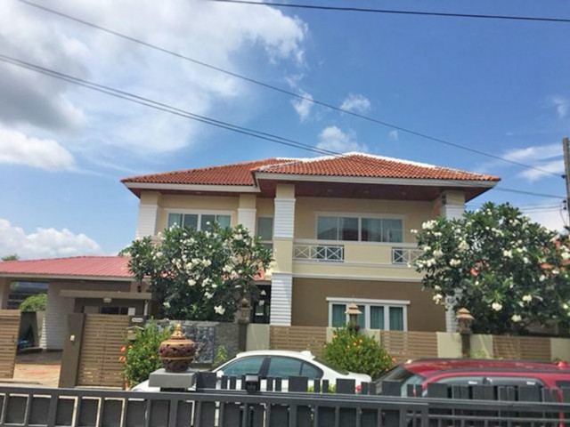 6A101355 ให้เช่าบ้านเดี่ยว 2 ชั้น บ้านหลังใหญ่ พื้นที่ 79 ตรว. 3นอน4น้ำ