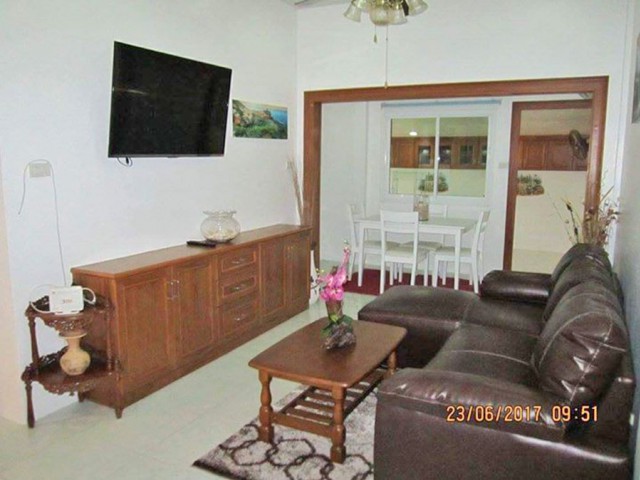 6A80502 ให้เช่าบ้านเดี่ยวชั้นเดียวในโครงการ พื้นที่ 135 ตรม. พร้อมเฟอร์ครบ