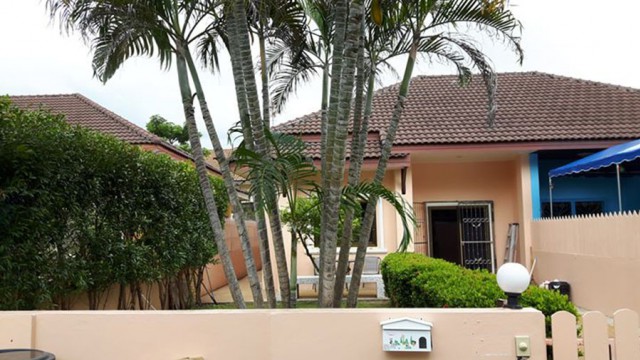 6A80502 ให้เช่าบ้านเดี่ยวชั้นเดียวในโครงการ พื้นที่ 135 ตรม. พร้อมเฟอร์ครบ