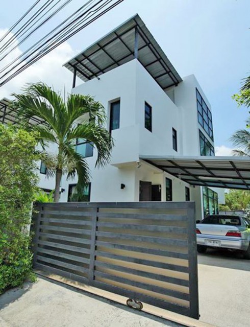 6A80503 ให้เช่าPool Villa สไตล์โมเดิร์น พื้นที่ 200 ตรม. พร้อมสระว่ายน้ำส่วนตัว.