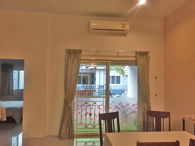 6A91008 ให้เช่าบ้านแฝดชั้นเดียวในโครงการ พื้นที่ 21 ตรว. พร้อมเฟอร์ครบ