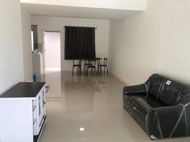 6A30029ให้เช่าทาวน์เฮ้าส์ 2 ชั้นใจกลางเมือง พื้นที่ 20 ตรว. 3 นอน 2 น้ำ