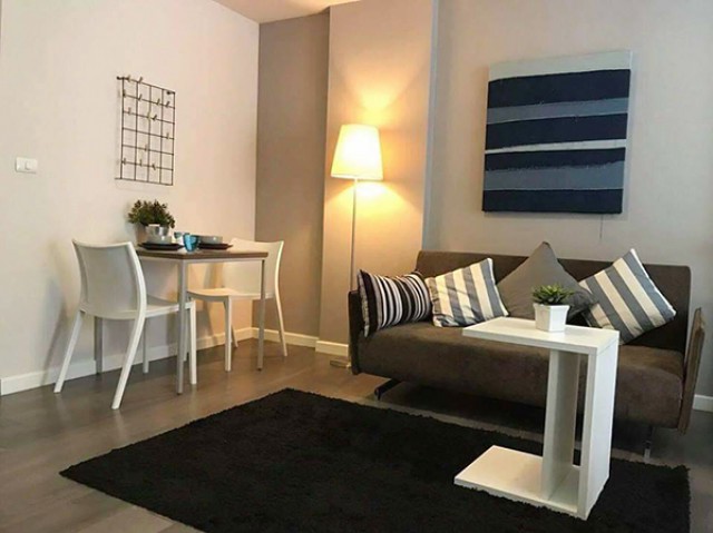 6A111826ให้เช่าคอนโดย่านเศรษฐกิจ วิวสระว่ายน้ำ พื้นที่ 30 ตรม.