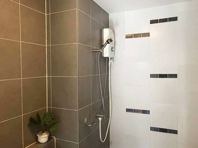 6A111826ให้เช่าคอนโดย่านเศรษฐกิจ วิวสระว่ายน้ำ พื้นที่ 30 ตรม.