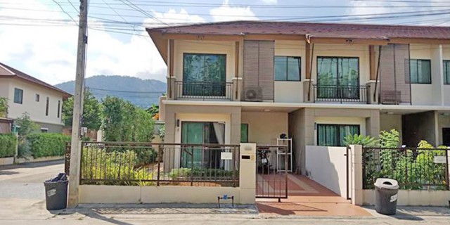 6A111837 ให้เช่าทาวน์เฮ้าส์ 2 ชั้นใจกลางเมือง พื้นที่ 30 ตรว. 3 นอน 2 น้ำ