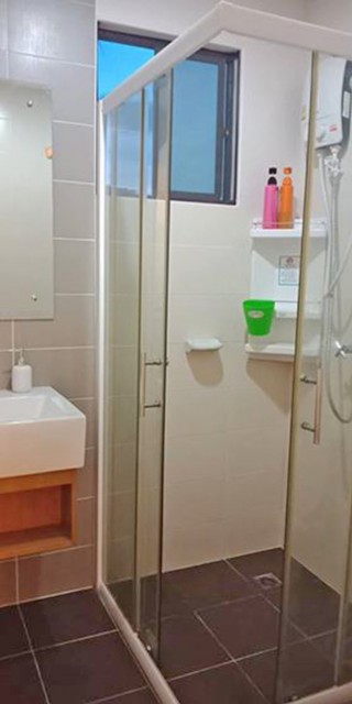 6A111837 ให้เช่าทาวน์เฮ้าส์ 2 ชั้นใจกลางเมือง พื้นที่ 30 ตรว. 3 นอน 2 น้ำ