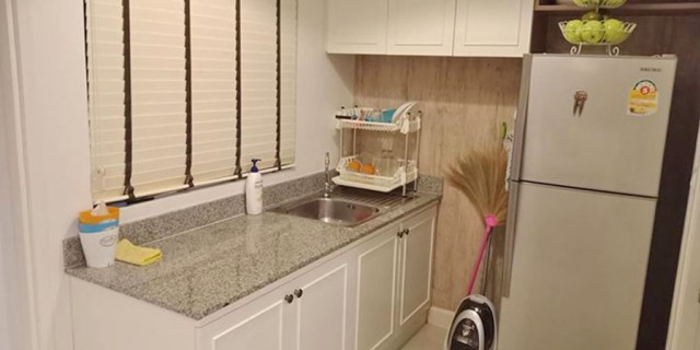 6A111837 ให้เช่าทาวน์เฮ้าส์ 2 ชั้นใจกลางเมือง พื้นที่ 30 ตรว. 3 นอน 2 น้ำ