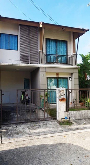 6A111841 ให้เช่าทาวน์เฮ้าส์ 2 ชั้นใจกลางเมือง พื้นที่ 25.6 ตรว. 3 นอน 2 น้ำ