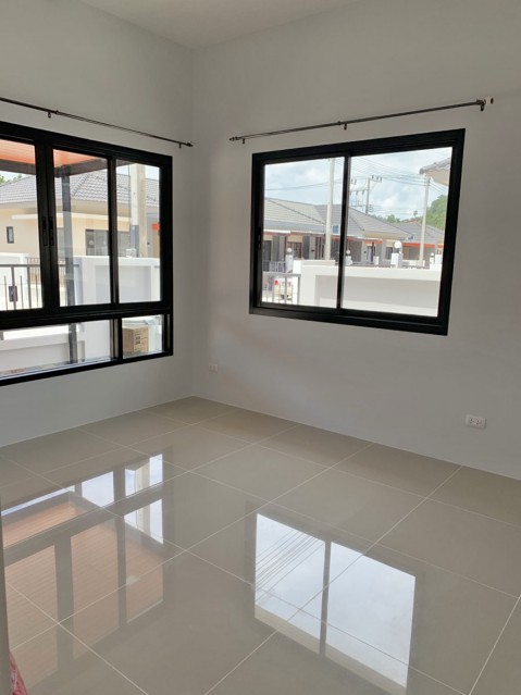 6A20086 ให้เช่าบ้านแฝดชั้นเดียวในโครงการใกล้สนามบิน พื้นที่ 28 ตรว. 2นอน2น้ำ