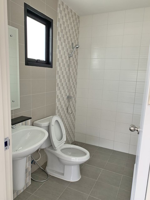 6A20086 ให้เช่าบ้านแฝดชั้นเดียวในโครงการใกล้สนามบิน พื้นที่ 28 ตรว. 2นอน2น้ำ