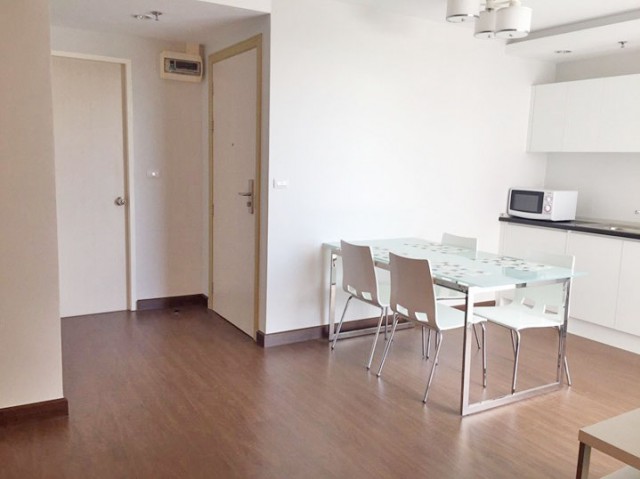 6A101366 ให้เช่าคอนโดย่านเศรษฐกิจ 2 ห้องนอน 2 ห้องน้ำ เฟอร์นิเจอร์ครบครัน