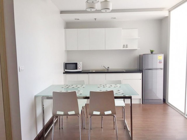 6A101366 ให้เช่าคอนโดย่านเศรษฐกิจ 2 ห้องนอน 2 ห้องน้ำ เฟอร์นิเจอร์ครบครัน