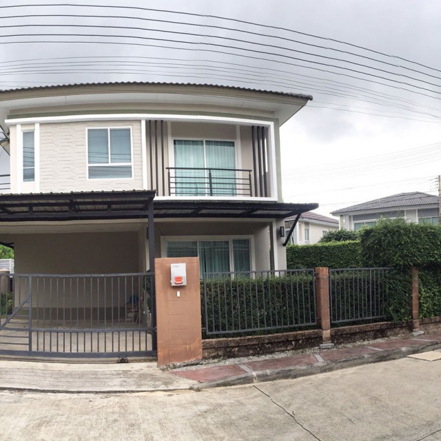 6A111846 ให้เช่าบ้านเดี่ยว 2 ชั้นบ้านหลังใหญ่ พื้นที่ 52 ตรว.