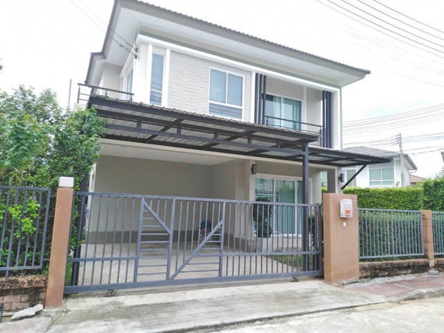 6A111846 ให้เช่าบ้านเดี่ยว 2 ชั้นบ้านหลังใหญ่ พื้นที่ 52 ตรว.