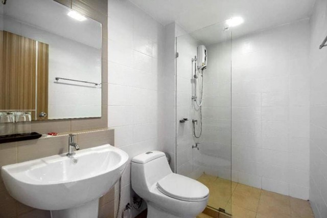 6A111847ให้เช่าคอนโดย่านเศรษฐกิจวิวสระว่ายน้ำพื้นที่28.5ตรม.เฟอร์นิเจอร์ครบครัน