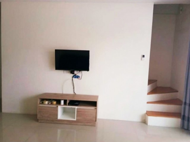 6A91011 ให้เช่าทาวน์เฮ้าส์ 2 ชั้นใจกลางเมือง พื้นที่ 29 ตรว. 3 นอน 2 น้ำ