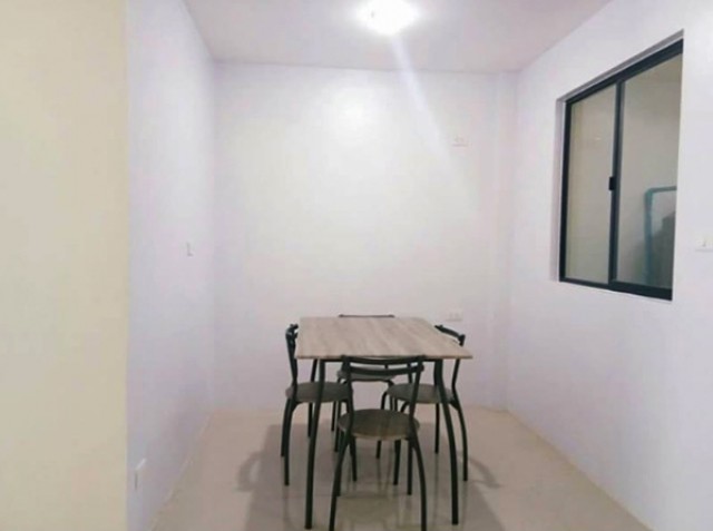 6A91011 ให้เช่าทาวน์เฮ้าส์ 2 ชั้นใจกลางเมือง พื้นที่ 29 ตรว. 3 นอน 2 น้ำ