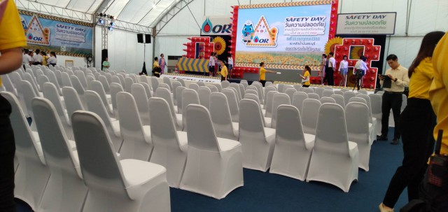 เช่าเก้าอี้เบาะนวมโต๊ะจีนรั้วจราจรเก้าอี้เต๋าช่าแอร์เช่าพัดลมไอเย็น0858125157