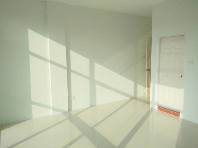 ขายอาคารพาณิชย์ใกล้หาดราไวย์ มี 1 คูหา 3 ชั้น ภูเก็ต