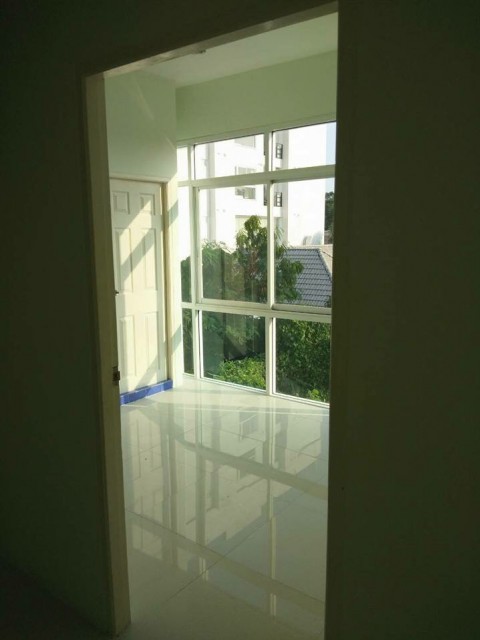 ขายอาคารพาณิชย์ใกล้หาดราไวย์ มี 1 คูหา 3 ชั้น ภูเก็ต