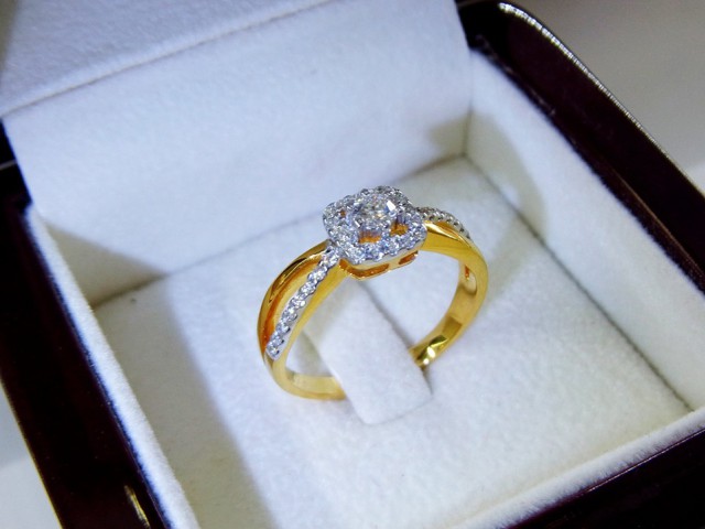 แหวนเพชรแท้ แหวนหมั้น แหวนแต่งงาน ห้างเพชรกาญจน์ ขอนแก่น มีหน้าร้านชัดเจน