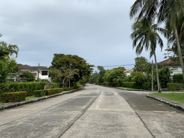 NAI HOME บ้านใหม่Pool Villasในหมู้บ้านแลนด์แอนด์เฮ้าส์ปาร์คฉลอง ในเมือง ภูเก็ต