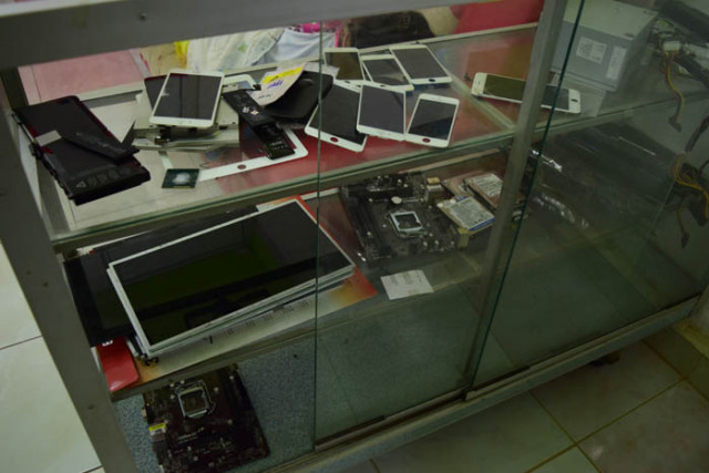 รับซ่อมโน๊ตบุ๊ค จ.ตรัง แมคบุ๊ค คอม มือถือ ไอโฟน ไอแพด กล้อง-เลนส์ เครื่องเกมตรัง