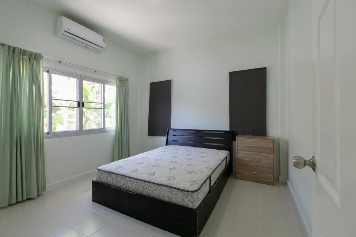 ขายบ้าน 3 ห้องนอน 2 ห้องน้ำ และมีบริเวณกว้าง พื้นที่ 78 ตารางวา