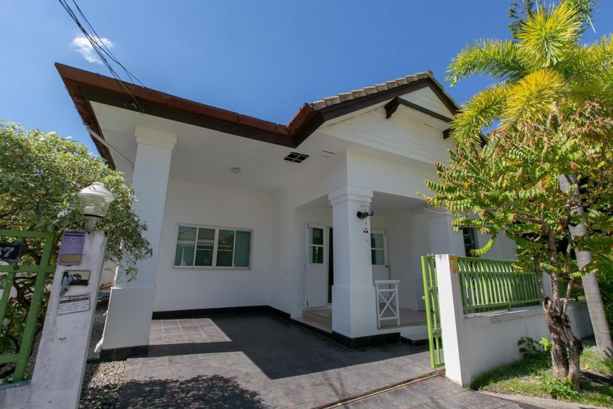 ขายบ้าน 3 ห้องนอน 2 ห้องน้ำ และมีบริเวณกว้าง พื้นที่ 78 ตารางวา