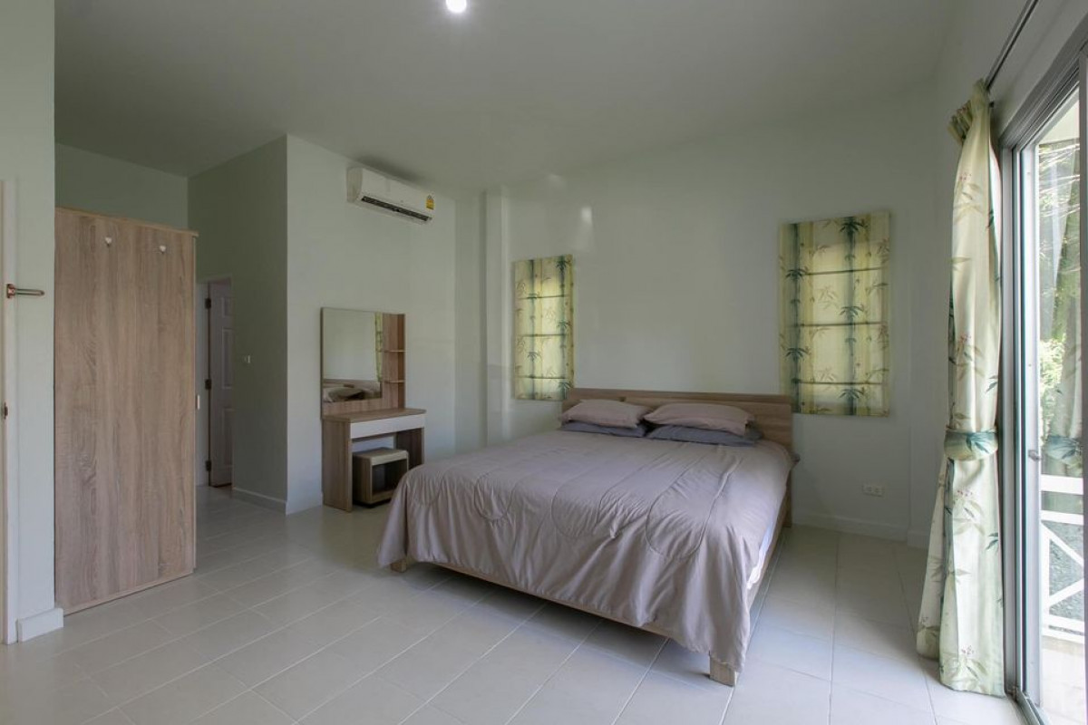 ขายบ้าน 3 ห้องนอน 2 ห้องน้ำ และมีบริเวณกว้าง พื้นที่ 78 ตารางวา